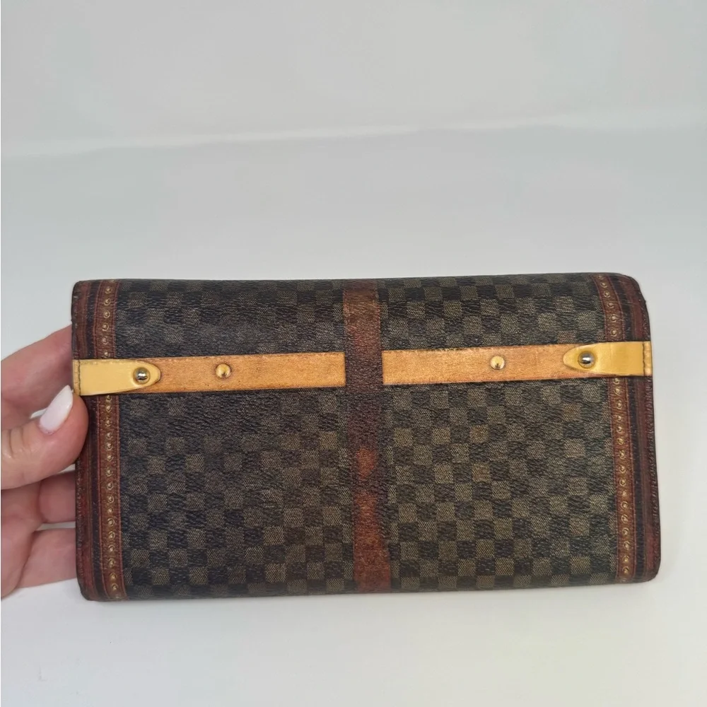 Authentic Louis Vuitton Limited Edition Damier Canvas Time Trunk Twist Wallet - Picture 3 of 10